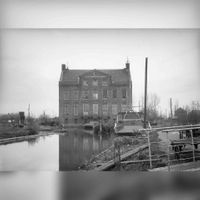 Het Huis De Wiers te Vreeswijk in december 1928. Bron: Rijksdienst voor het Cultureel Erfgoed (RCE) te Amersfoort, beeldbank, documentnummer: 10.547.