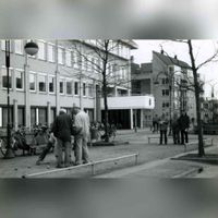 De Jeu De boule baan tussen Het Kant en het Weerwolfseind rond 1995 met diverse spelen die het Franse balspel spelen. Foto: Regionaal Archief Zuid-Utrecht (RAZU), 353.