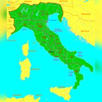 Kaart met daarop Rome Italië (groen) en omliggende provincies (oranje) onderverdeeld in 11 regio's met hun namen. Bronnen: gedeeltelijk gebaseerd op de kaarten van de Universiteit van Oregon en verschillende kaarten en gegevens van Wikipedia. Bron; Wikipedia Roman_Italy.gif.