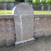 Op begraafplaats Soestbergen Gansstraat 167 te Utrecht Tolsteeg is in de Taart of Rotonde van Zocher (tuinarchitect) in Graf 21 Jhr. Paulus Wilhelmus Bosch van Drakestein en zijn vrouw Henriëtta Hoffman bijgezet.