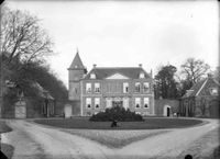 Gezicht op het huis Houdringe te De Bilt in de periode 1900-1910. Bron: Het Utrechts Archief, catalogusnummer:	 852239.