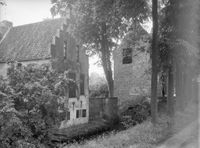 Chartroise vanuit het zuidwesten gezien in juni 1924 hofstede en poortgebouw. Bron: Rijksdienst voor het Cultureel Erfgoed (RCE) te Amersfoort, documentnummer: 7.181.