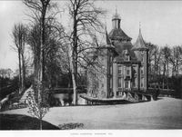 Gezicht op de linker- en voorgevel en de toegangsbrug van het kasteel Heemstede te Houten in maart 1919. Bron: Het Utrechts Archief, catalogusnummer: 5820.