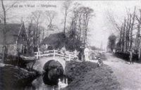 Een prentbrief uit 1915 op de kruising van de Strijpweg-Strijpbrug met de Waalseweg en de Waalsewetering in het dorp Tull en 't Waal.