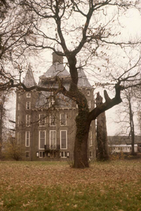 Kasteel Heemstede (Heemsteedseweg 26) op 12 november 1973 (2), collectie Heemschut. Bron: Rijksdienst voor het Cultureel Erfgoed, beeldbank.