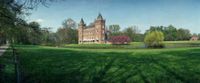 Gezicht op de voor- en zijgevel van het kasteel Beverweerd (Beverweertseweg 60) te Werkhoven (gemeente Bunnik) in 1995. Bron: Het Utrechts Archief, catalogusnummer: 823797.