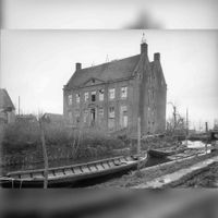 Het Huis De Wiers te Vreeswijk in december 1928. Bron: Rijksdienst voor het Cultureel Erfgoed (RCE) te Amersfoort, beeldbank, documentnummer: 10.548.
