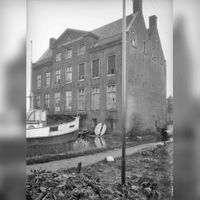 Het Huis De Wiers te Vreeswijk in december 1928. Bron: Rijksdienst voor het Cultureel Erfgoed (RCE) te Amersfoort, beeldbank, documentnummer: 10.550.