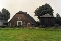 Boerderij aan de vroegere Beusichemseweg in 1995, heden Smalspoor 5 voordat Houten Zuid in 1996 gerealiseerd zou gaan worden. Bron: Regionaal Archief Zuid-Utrecht (RAZU), 353.