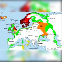 Kaart van de Vikinggebieden in de 8e (donkerrood), 9e (rood), 10e (oranje) en 11e (geel) eeuw. De groene gebieden waren het slachtoffer van regelmatige rooftochten door Vikingen. Bron: Wikipedia Vikingen.