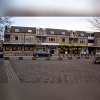 Het plein aan Het Wed gezien met op de achtergrond het Achterom tijdens de kerstvakantie van 2005 en 2006. Foto: Sander van Scherpenzeel.