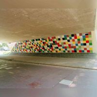Afbeelding van het tegelmozaïek tegen de wand van een fietstunnel in de wijk Lunetten te Utrecht. Op dinsdag 15 juni 1999. Bron: Het Utrechts Archief, catalogusnummer: 401826.