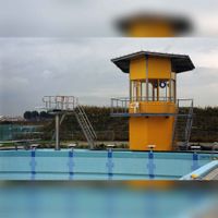 De uitkijktoren bij het buitenbad van zwembad De Wetering in 2000-2005. Bron: RAZU 353.