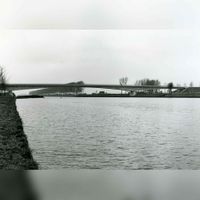 De nieuwe Goyerbrug over het Amsterdam-Rijnkanaal op 28 mei 1980. Foto: Jos Schalkwijk. Bron: RAZU, 353.
