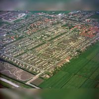 Luchtfoto van De Meern (gemeente Vleuten-De Meern) in 1974-1978. Bron: Het Utrechts Archief, catalogusnummer:	 835191.