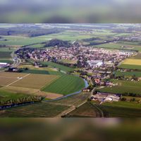 Het dorp Cothen aan vanuit de lucht gezien vanuit het westen in 2007. Bron: Wikimedia Commons.