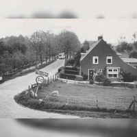De Strijpweg gezien vanaf de Lekdijk in ca. 1980. Bron: RAZU, 353.