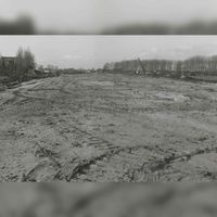 Grondwerkzaamheden ter voorbereiding van de noordwestelijke Rondweg ter hoogte van de toekomstige T-splitsing met De Staart. Links is boerderij de Felixhoeve te zien in 1983. Bron: Regionaal Archief Zuid-Utrecht (RAZU), 353.