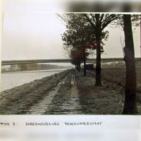 Het inspectiepad ten noorden van het Amsterdam-Rijnkanaal, later de Veerwagenweg in 1980-1985. Bron: RAZU, 005.