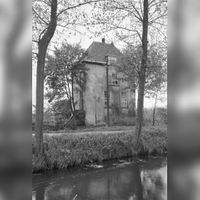 Kasteeltoren Vuylcop aan het Neereind 29 te Schalkwijk in oktober 1963. Bron: Rijksdienst voor het Cultureel Erfgoed (RCE) te Amersfoort, beeldbank, documentnummer: 87.642.
