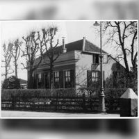 Gezicht op het huis Houtensepad 2 te Utrecht van de familie Bothof in 1933. Bron: Het Utrechts Archief, catalogusnummer:	 58668.
