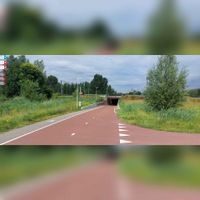 De Maarschalkerweerdtunnel onder de Rijnspoorweg (Amsterdam-Utrecht-Arnhem) met het Maarschalkerweerdpad in juli augustus 2022. Foto: Sander van Scherpenzeel.