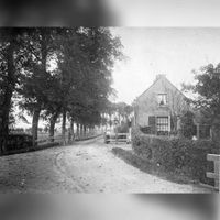 Het tolhuisje van de tolgaarder op de hoek van de Herenweg en Utrechtseweg, heden Lupine-oord. Bron: Regionaal Archief Zuid-Utrecht (RAZU), 353, 40971, 192.