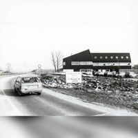 De buurt De Gaarden in aanbouw gezien vanaf het oudste stukje noordwestelijke Rondweg in 1980-1986. Bron: Regionaal Archief Zuid-Utrecht (RAZU), 353.