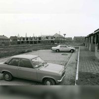 De wijk De Weerwolf in aanbouw. Dit is het einde van de weg de Mispelgaarde in augustus 1980. Bron: Regionaal Archief Zuid-Utrecht (RAZU), 353, 46676, 69.