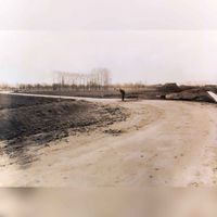 De verbreding en verlegging van De Trip in de polder Groot Vuylcoop met links op de achtergrond het dorp Schalkwijk in de periode 1928-1933. Bron: HUA, 1929.