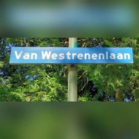 Straatnaambord 'Van Westrenenlaan' in Driebergen-Rijsenburg in juni 2023. Foto: Sander van Scherpenzeel.