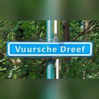 Straatnaambord 'Vuursche Dreef' in de het dorpje Hollandsche Rading in augustus 2023. Foto: Sander van Scherpenzeel.